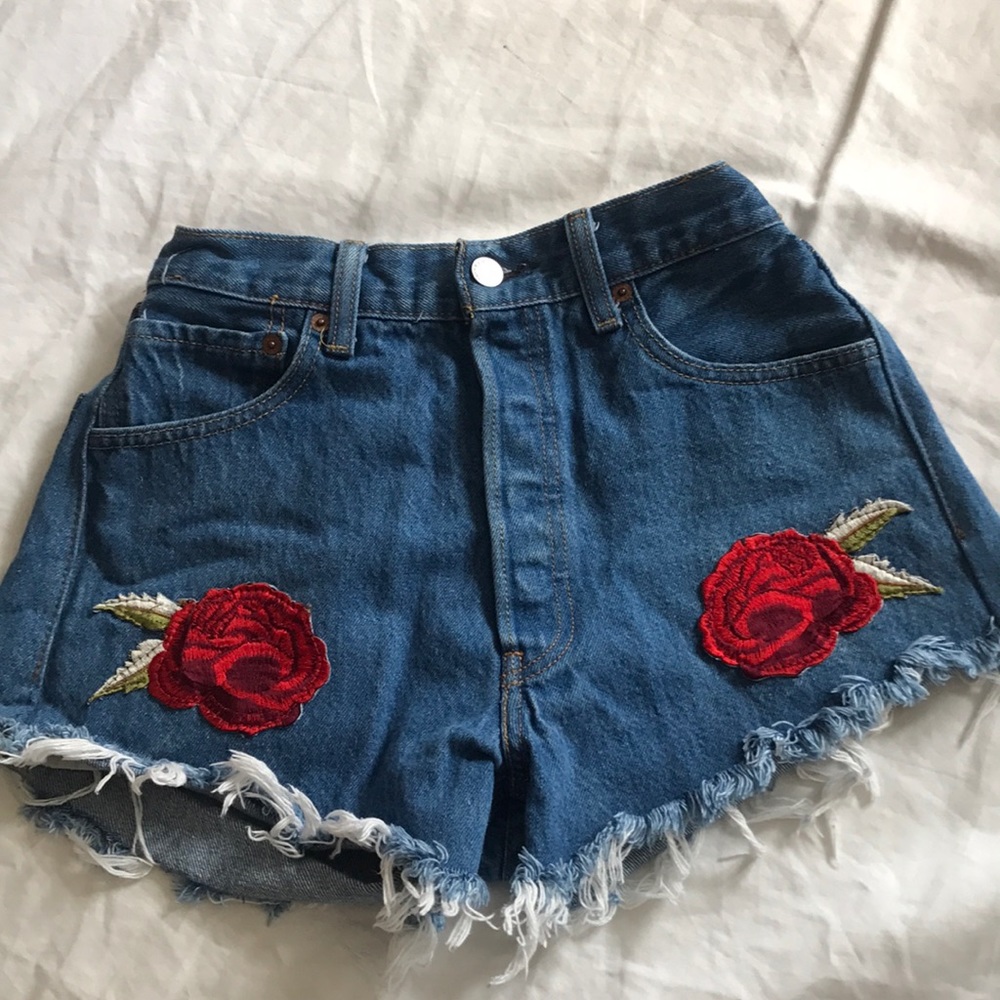Embellished Levis Denim Shorts 🌹